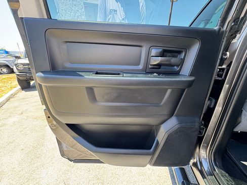 Used 2018 RAM 2500 Tradesman w/ Chrome Appearance Group AWD/4WD image 21