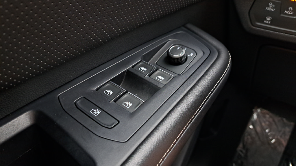 Used 2024 Volkswagen Atlas SE AWD/4WD image 19
