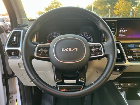 Certified 2022 Kia Sorento S image 15