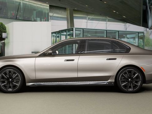 Used 2026 BMW 740i image 31