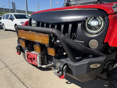 Used 2012 Jeep Wrangler Sahara w/ Mopar Chrome Edition Group image 19