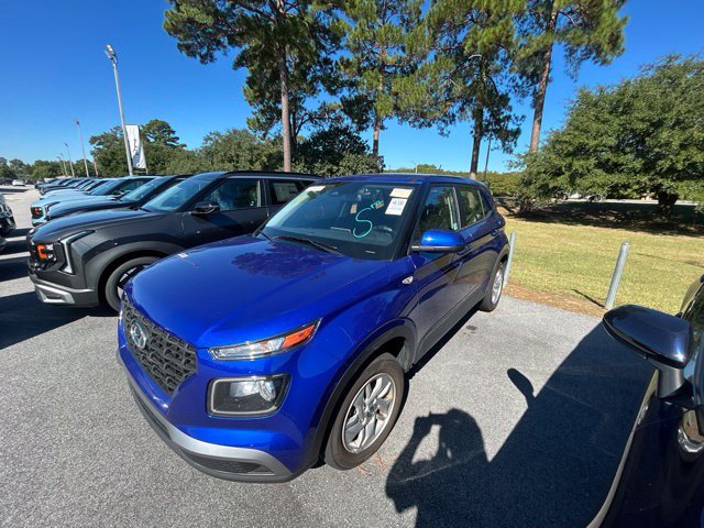 Used 2025 Hyundai Venue SE FWD image 3