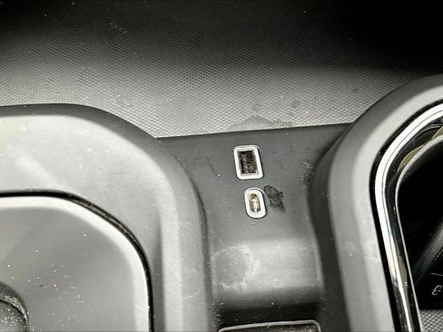 Certified 2022 GMC Sierra 1500 AT4 w/ AT4 Premium Package image 29