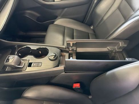 Used 2022 Nissan Rogue SV w/ SV Premium Package image 25