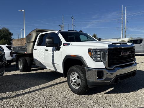 Used 2020 GMC Sierra 3500 4x4 Crew Cab w/ Convenience Package image 3