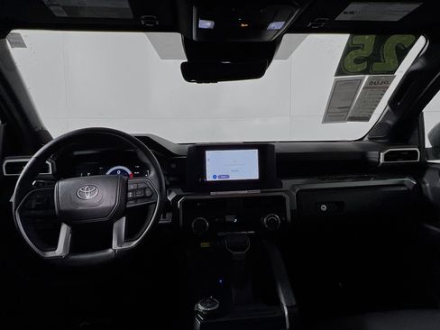 Used 2025 Toyota Tacoma SR5 image 29