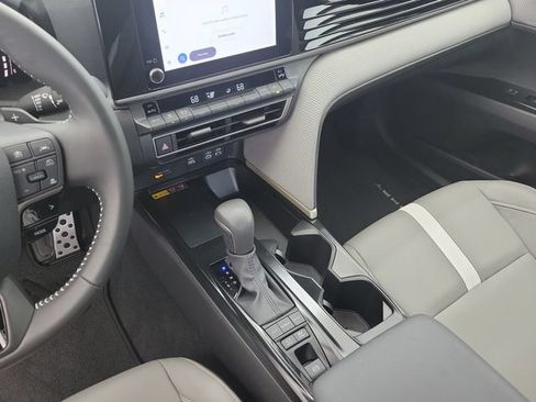 Used 2025 Toyota Camry SE w/ Convenience Package FWD image 30