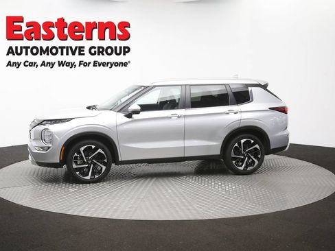 Used 2024 Mitsubishi Outlander SE FWD image 59