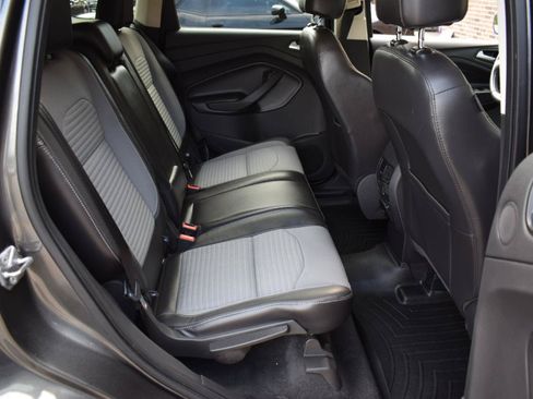 Used 2017 Ford Escape SE w/ Equipment Group 201A FWD image 33