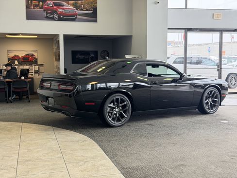 Used 2023 Dodge Challenger R/T w/ Plus Package image 4