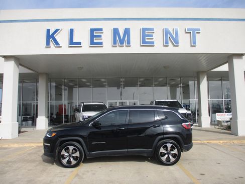 Used 2018 Jeep Compass Latitude w/ Popular Equipment Group image 1