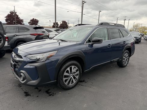 Used 2023 Subaru Outback Premium AWD/4WD image 4