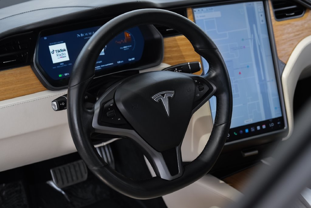Used 2020 Tesla Model S Long Range Plus AWD/4WD image 13
