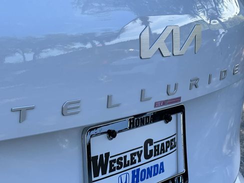 Used 2025 Kia Telluride LX image 11
