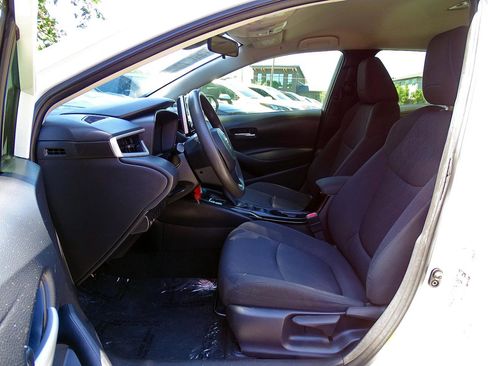 Used 2021 Toyota Corolla LE FWD image 19