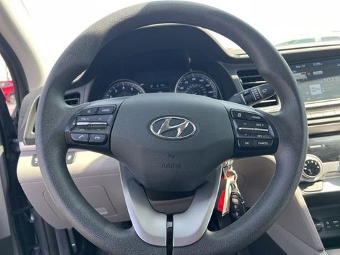 Used 2019 Hyundai Elantra SEL image 13