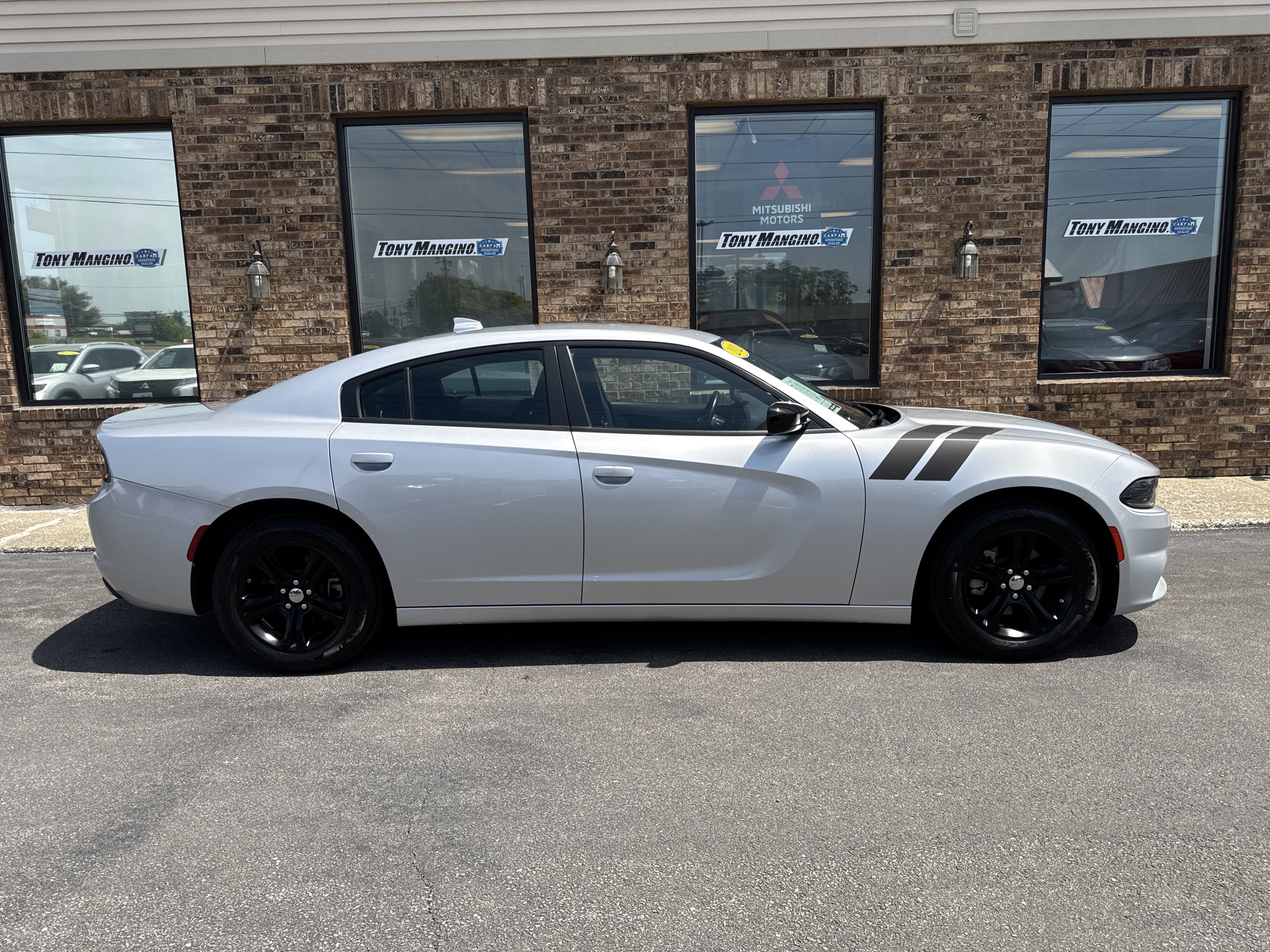 Used 2023 Dodge Charger SXT RWD image 6