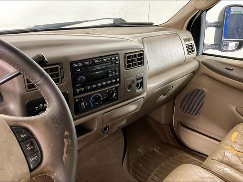 Used 2004 Ford F250 XL image 8