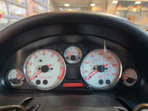 Used 2002 MAZDA MX-5 Miata image 17