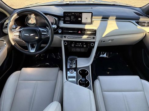 Used 2025 Genesis G70 2.5T image 16