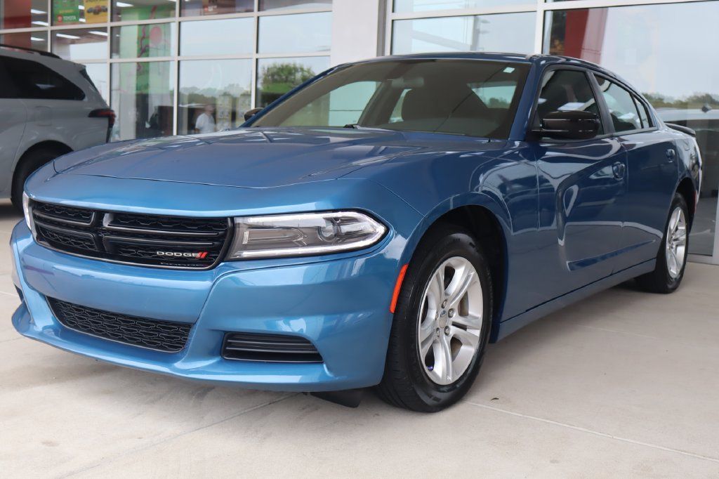 Used 2023 Dodge Charger SXT RWD image 3