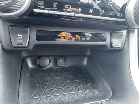 Certified 2022 Toyota RAV4 XLE image 13