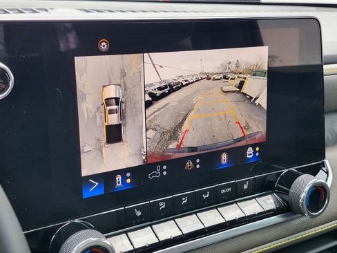 Used 2024 Chevrolet Colorado ZR2 w/ Technology Package AWD/4WD image 20