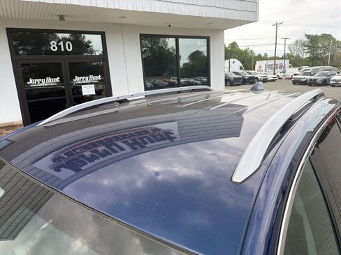 Used 2023 GMC Terrain SLT image 11