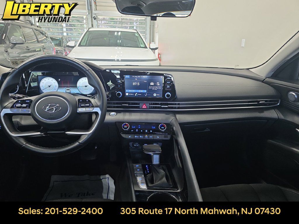 Certified 2022 Hyundai Elantra SEL w/ Convenience Package FWD image 12