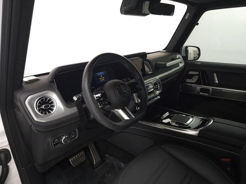 Used 2025 Mercedes-Benz G 550 image 9
