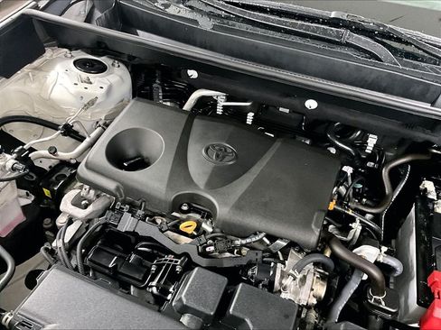 Certified 2025 Toyota RAV4 XLE AWD/4WD image 30