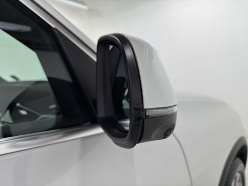 Used 2026 BMW X5 xDrive40i w/ Premium Package image 25