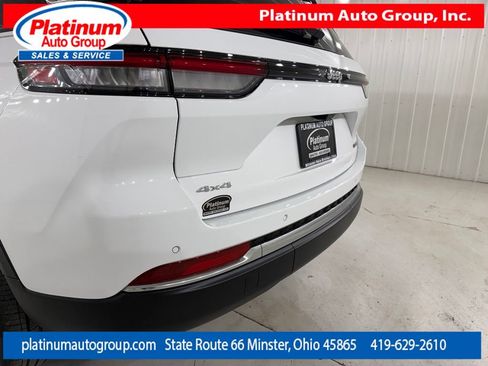 Used 2023 Jeep Grand Cherokee Limited AWD/4WD image 46