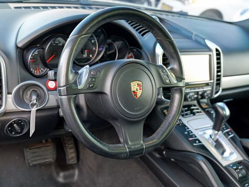Used 2013 Porsche Cayenne AWD/4WD image 20