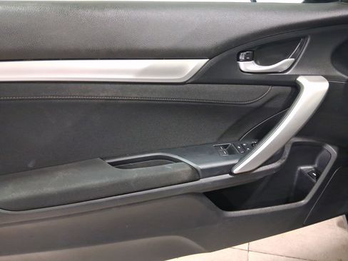 Used 2019 Honda Civic EX image 17