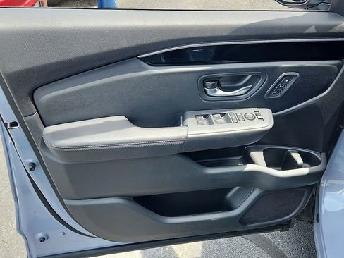 Used 2025 Honda Pilot Touring image 12