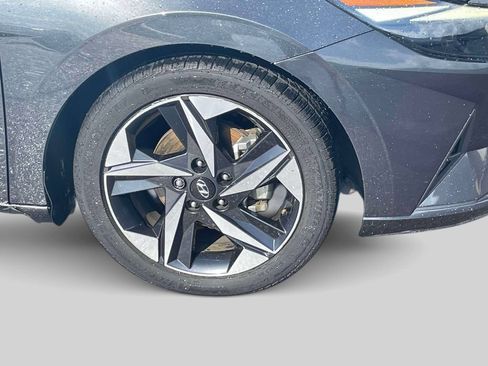 Used 2023 Hyundai Elantra SEL w/ Convenience Package FWD image 9