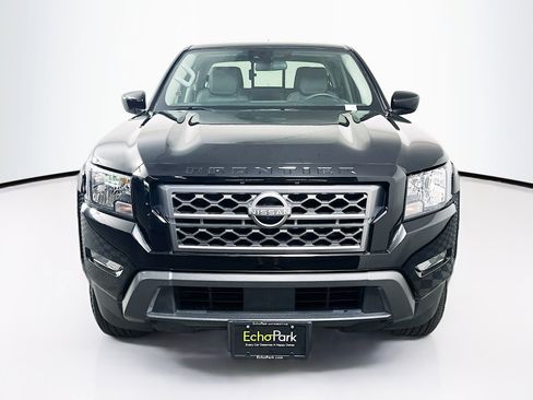 Used 2024 Nissan Frontier SV w/ SV Convenience Package image 2