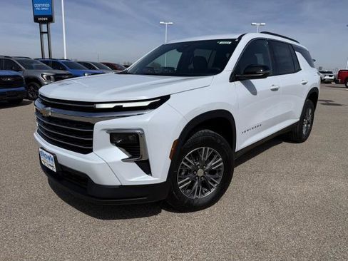 New 2026 Chevrolet Traverse LT FWD image 3