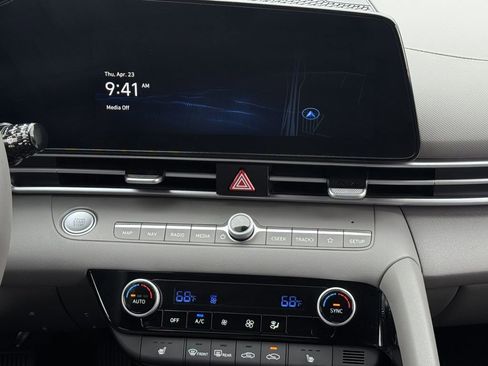 Used 2023 Hyundai Elantra SEL w/ Convenience Package FWD image 16