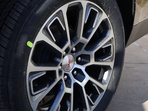 New 2026 GMC Yukon Denali w/ Denali Reserve Package image 52