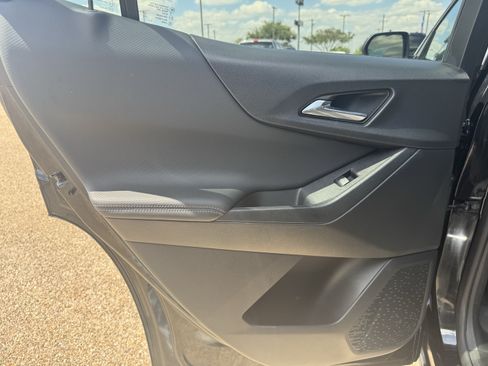 Used 2025 Chevrolet Equinox LT w/ Midnight Edition FWD image 23