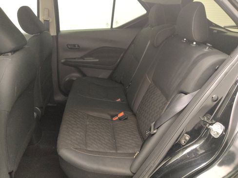 Used 2021 Nissan Kicks S image 18