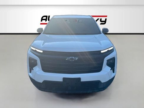 Used 2024 Chevrolet Traverse LS w/ Midnight/Sport Edition FWD image 2