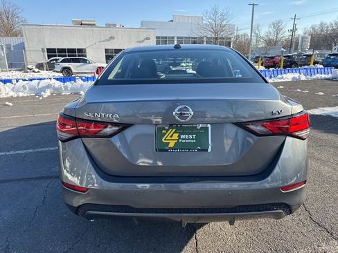 Used 2022 Nissan Sentra SV w/ Lighting Package image 18