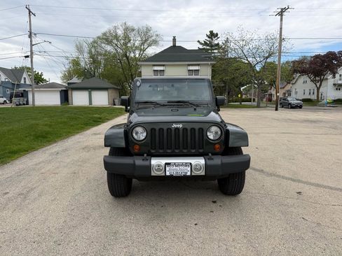 Used 2011 Jeep Wrangler Sahara AWD/4WD image 2