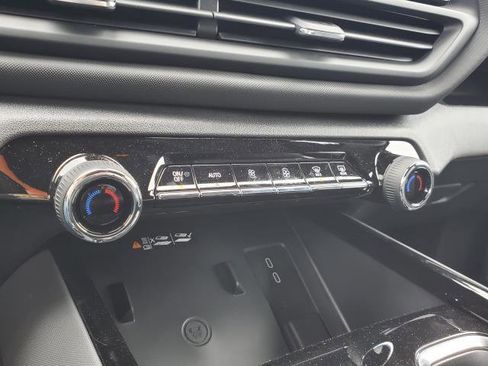 New 2025 Chevrolet Silverado EV LT image 22