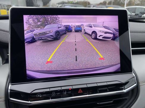 Certified 2022 Jeep Compass Limited w/ Sun and Sound Group image 13