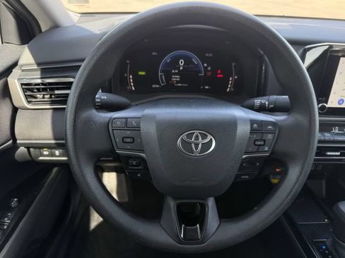 Used 2025 Toyota Camry LE FWD image 13