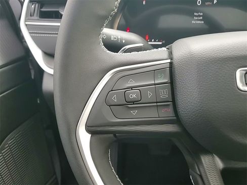 New 2025 Jeep Grand Cherokee Altitude image 28